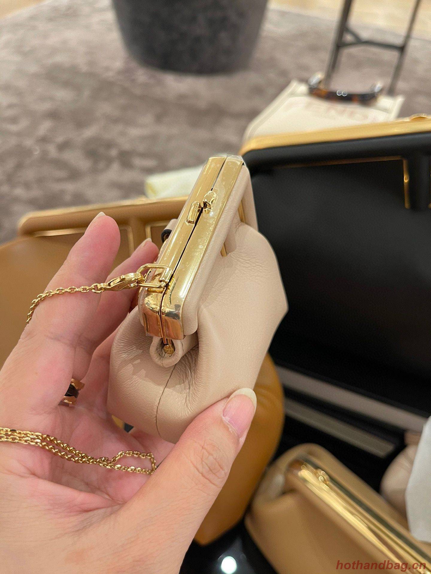 Fendi Original Leather Clutch Bag 56833 Cream Fendi Original Leather Clutch Bag 56833 Cream