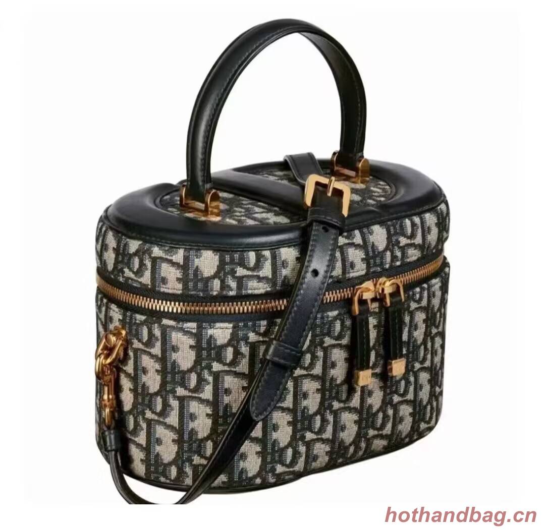 SMALL CD SIGNATURE VANITY CASE Blue Dior Oblique Jacquard S2203UTZQ SMALL CD SIGNATURE VANITY CASE Blue Dior Oblique Jacquard S2203UTZQ