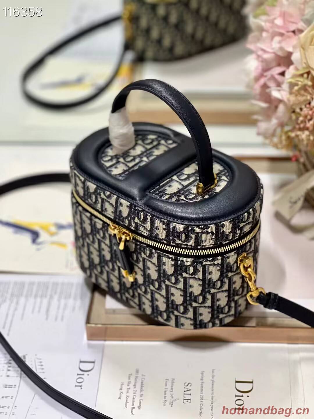 SMALL CD SIGNATURE VANITY CASE Blue Dior Oblique Jacquard S2203UTZQ SMALL CD SIGNATURE VANITY CASE Blue Dior Oblique Jacquard S2203UTZQ