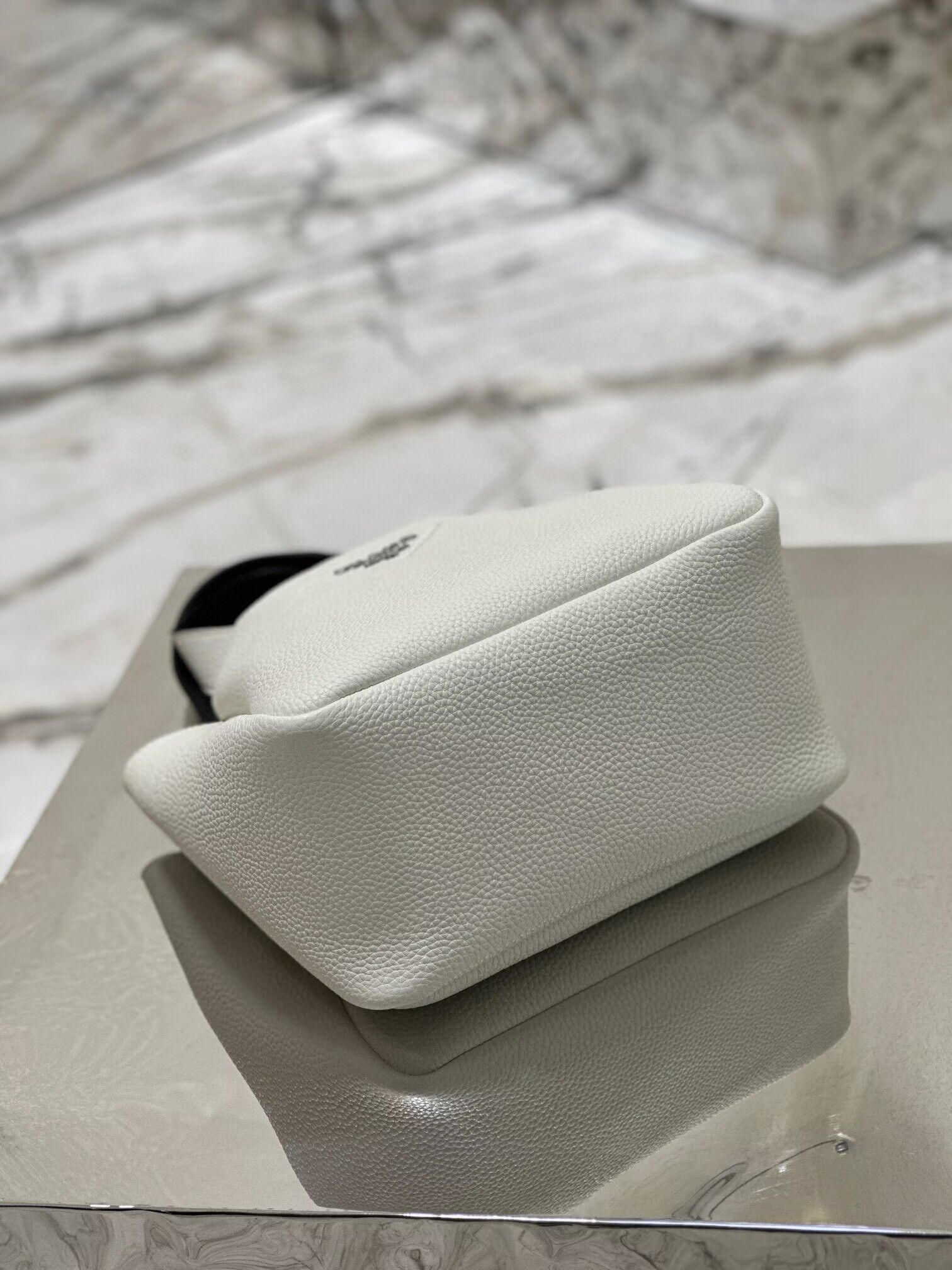 Prada Original Calfskin Bag Tote 1BG335 White&Black Prada Original Calfskin Bag Tote 1BG335 White&Black