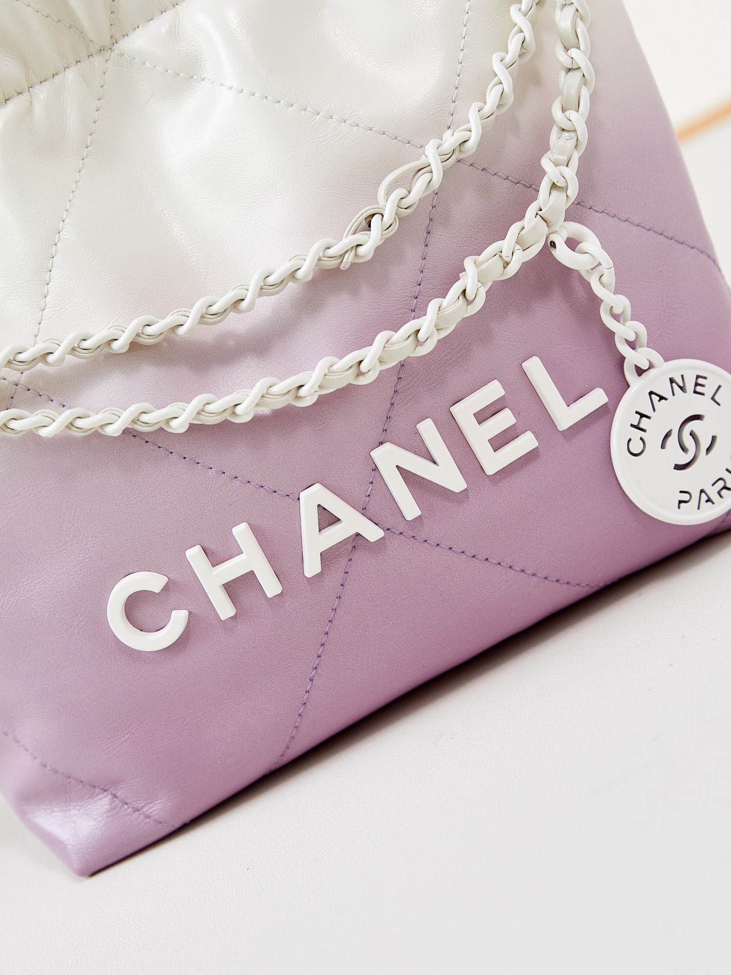 CHANEL 22 MINI HANDBAG AS3980 White & Light purple CHANEL 22 MINI HANDBAG AS3980 White & Light purple