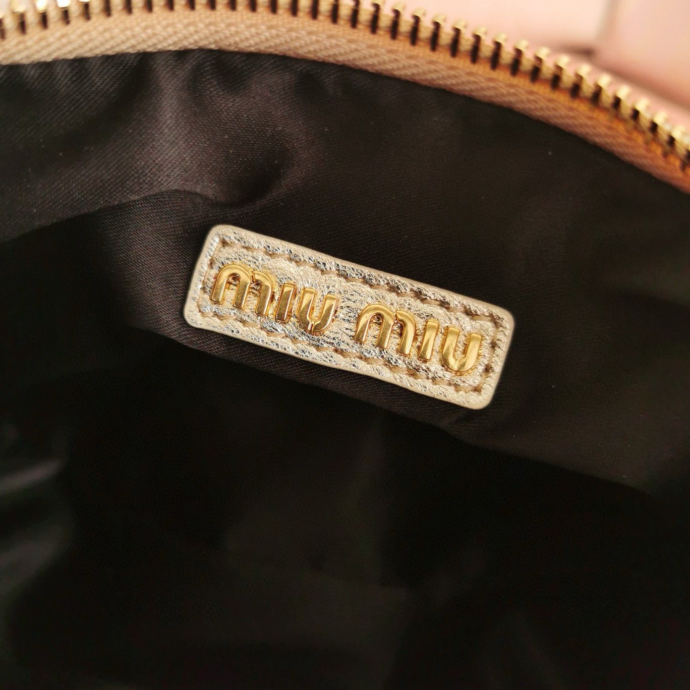 Miu Miu Wander Matelasse Original Sheepskin Bag 5BC125 Gold Miu Miu Wander Matelasse Original Sheepskin Bag 5BC125 Gold