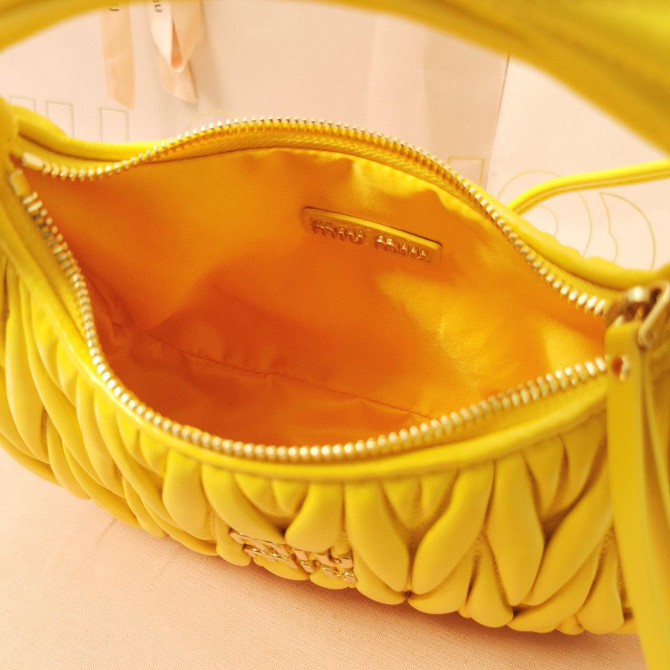 Miu Miu Wander Matelasse Original Sheepskin Bag 5BC125 Yellow Miu Miu Wander Matelasse Original Sheepskin Bag 5BC125 Yellow