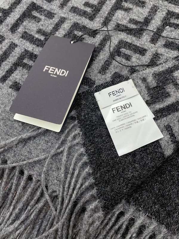Fendi Cloak FDC00134 Fendi Cloak FDC00134