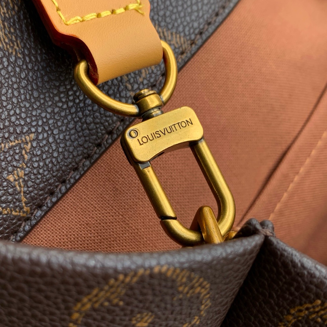 Louis Vuitton Shopper Tote MM M13928