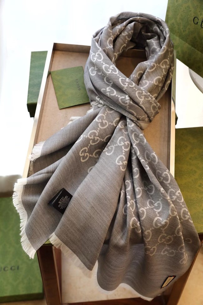 Gucci rinted GG cotton wool lame shawl 845243-2