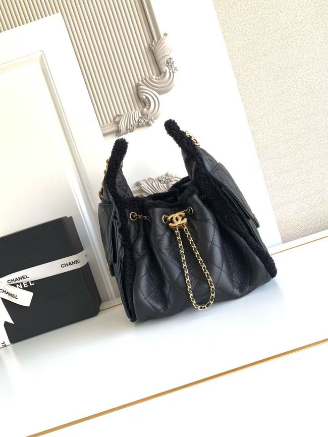 CHANEL 25 SMALL HANDBAG Crumpled Shearling Sheepskin AS5293 black