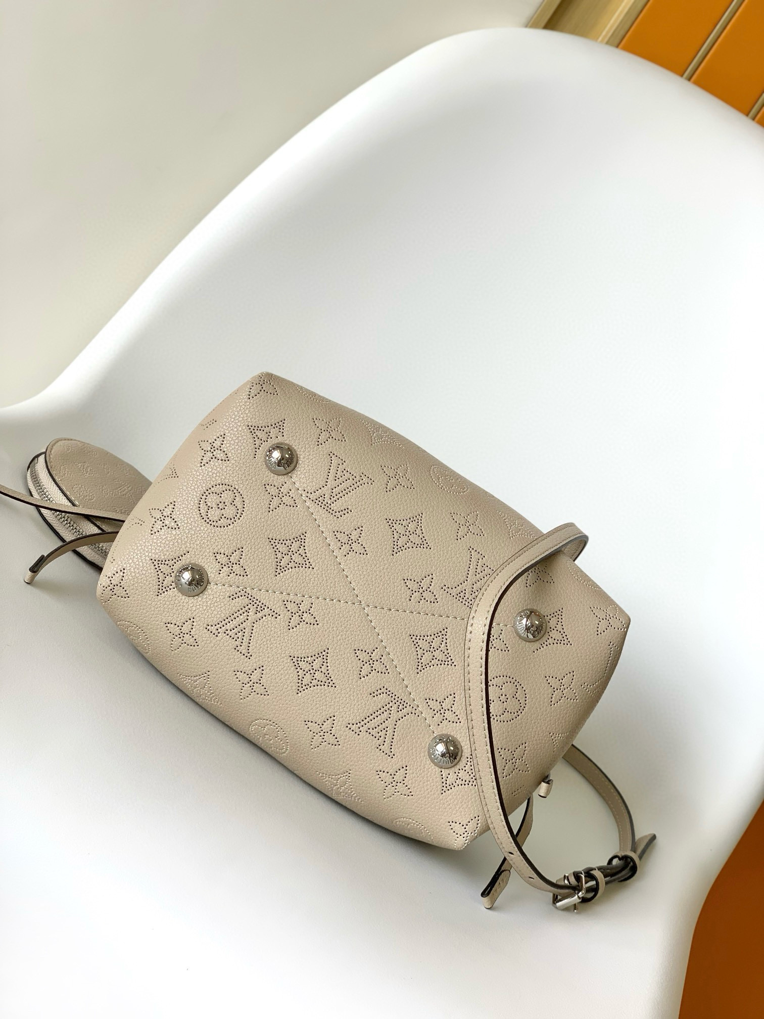 Louis Vuitton BELLA M57201 Creme Beige Louis Vuitton BELLA M57201 Creme Beige